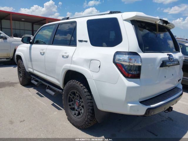 2018 TOYOTA 4RUNNER JTEBU5JRXJ5595186 Photo 2