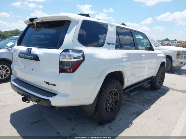 2018 TOYOTA 4RUNNER JTEBU5JRXJ5595186 Photo 3