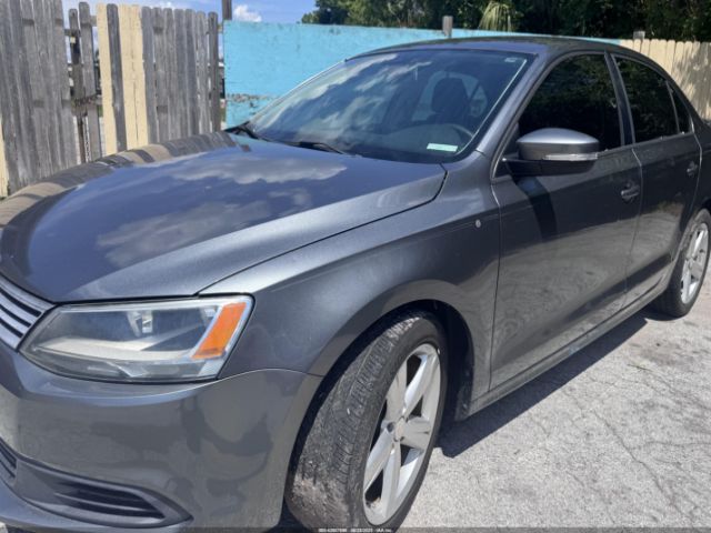 3VWD17AJ7EM249444 Volkswagen 2014