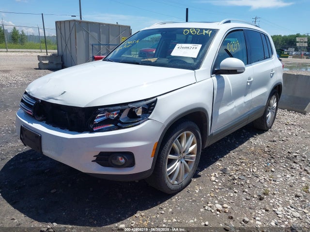 2016 VOLKSWAGEN TIGUAN WVGAV7AX4GW582181 Photo 1