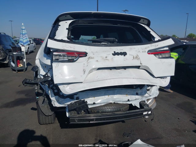 1C4RJJBG0R8578991 Jeep GRAND CHEROKEE L