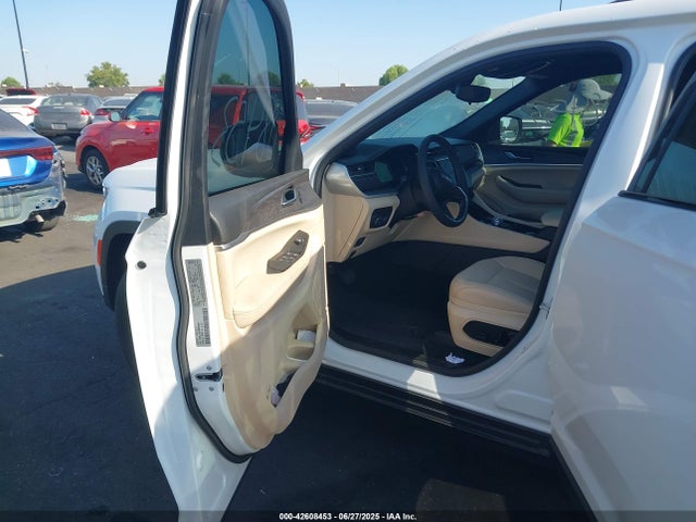 1C4RJJBG0R8578991 Jeep GRAND CHEROKEE L