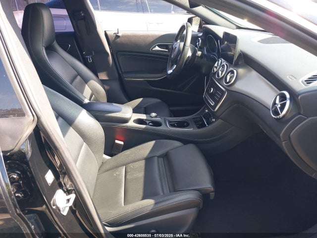 WDDSJ4EB5HN428030 Mercedes-Benz CLA-Class