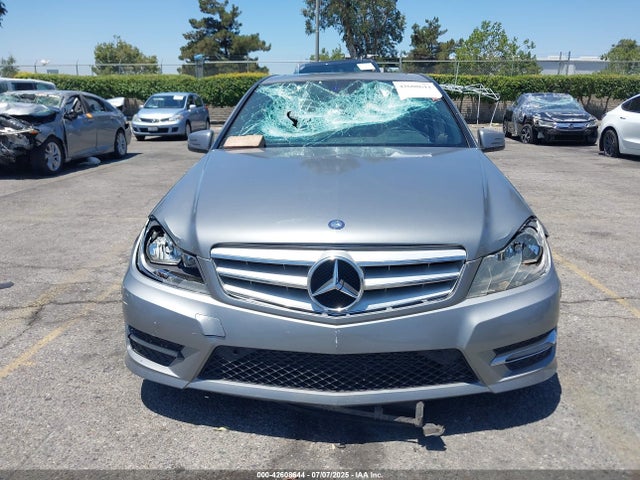 Aukcja sprzedaży 2012 Mercedes-benz C 250 Luxury/sport, vin: WDDGF4HB3CR233709, numer aukcji: 42608644