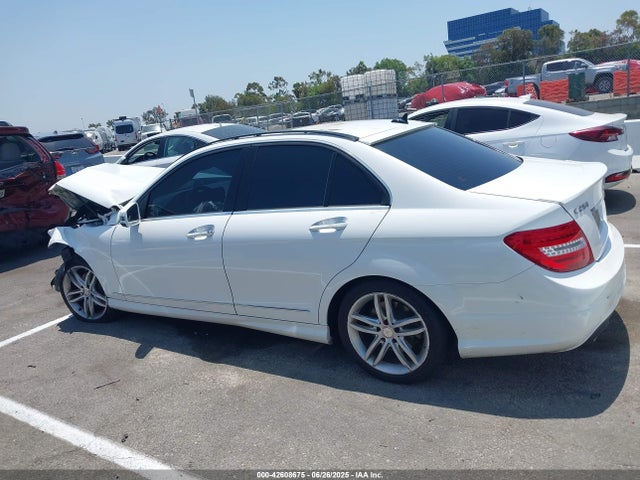 WDDGF4HBXER301779 Mercedes-Benz 2014