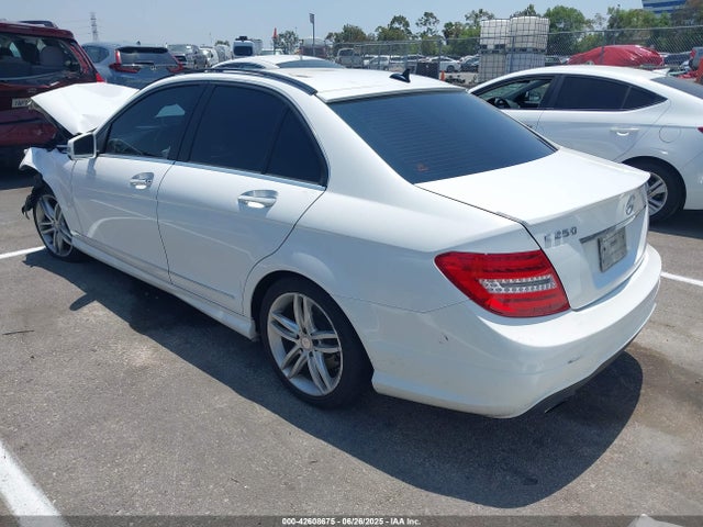 WDDGF4HBXER301779 Mercedes-Benz 2014