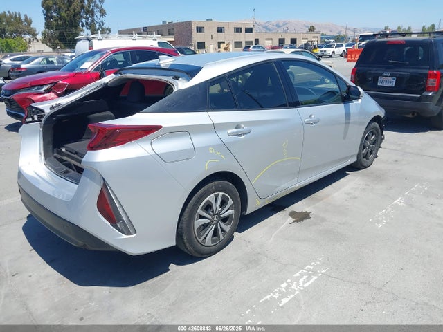 JTDKARFP8J3088794 Toyota Prius Prime Plus