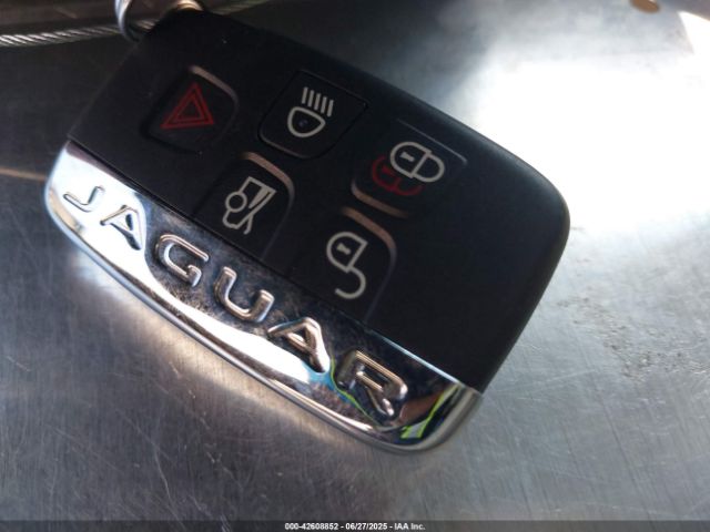 2016 JAGUAR XJ SAJWA1CE3GMV97203 Photo 10