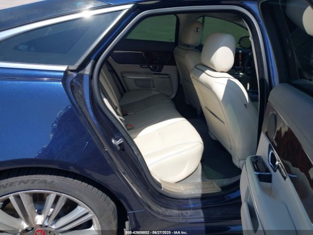2016 JAGUAR XJ SAJWA1CE3GMV97203 Photo 7