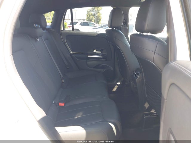 W1N4N4GB7MJ247073 Mercedes-Benz m260