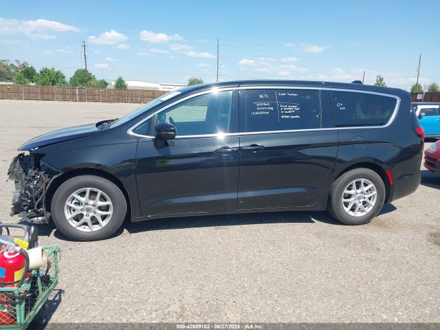 2023 Chrysler Pacifica Touring L მანქანა იყიდება აუქციონზე, vin: 2C4RC1BGXPR613368, აუქციონის ნომერი: 42609153