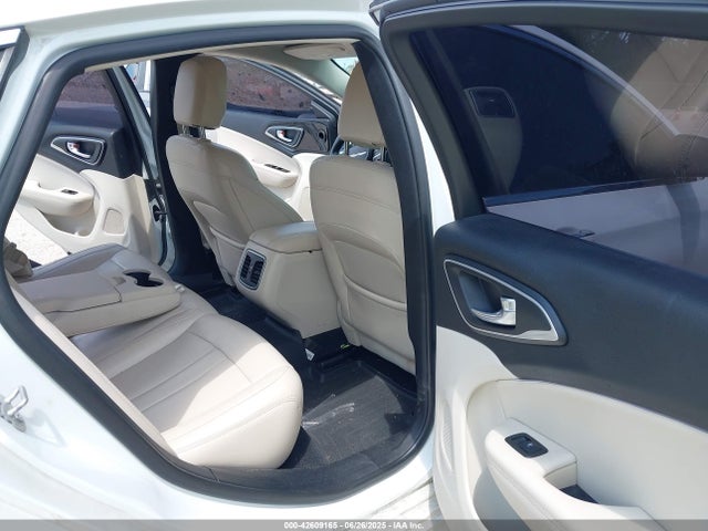 Продажа на аукционе авто 2015 Chrysler 200 C, vin: 1C3CCCCB5FN541743, номер лота: 42609165