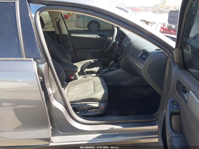3VWD67AJXGM373745 Volkswagen 2016