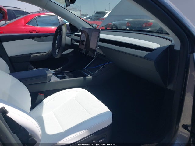 7SAYGDEE6TF329725 Tesla Model Y