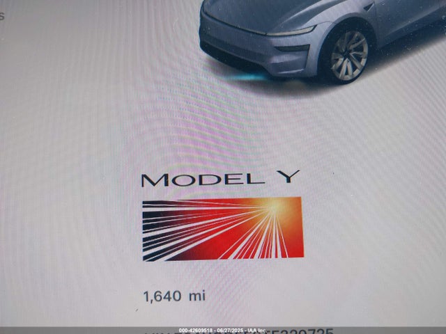 7SAYGDEE6TF329725 Tesla Model Y