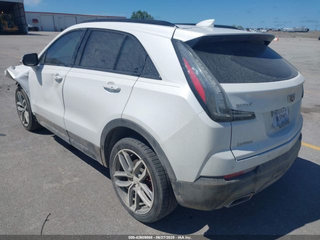 2021 CADILLAC XT4 1GYFZER42MF057185 Photo 2