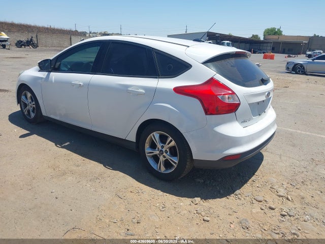 Ford Focus 2014 1FADP3K24EL313352 Image 3