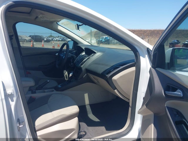 Ford Focus 2014 1FADP3K24EL313352 Image 5