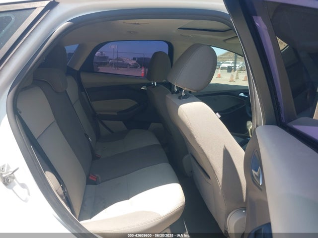 Ford Focus 2014 1FADP3K24EL313352 Image 8
