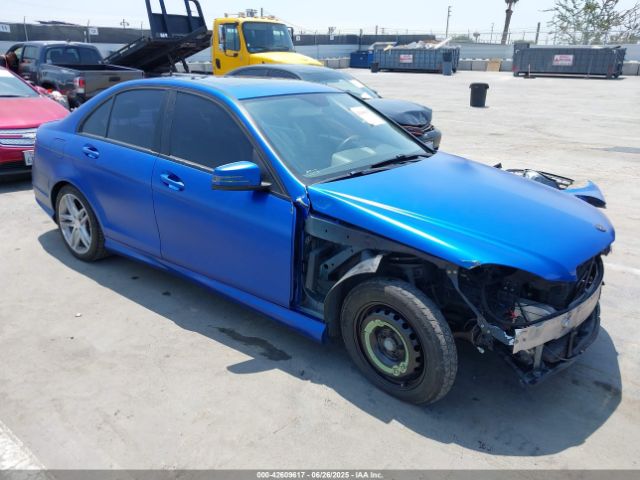 2013 MERCEDES-BENZ C 250 WDDGF4HB9DA825213