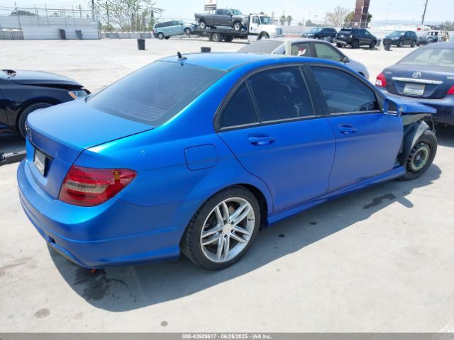 2013 MERCEDES-BENZ C 250 WDDGF4HB9DA825213 Photo 3
