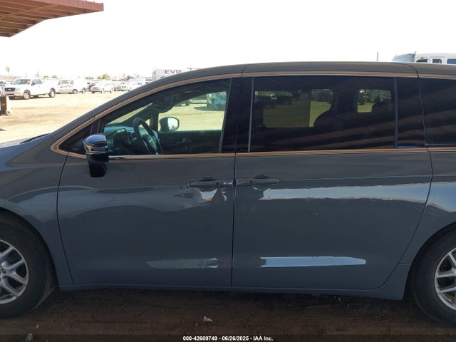 Chrysler 2025 2025 2C4RC1BG2SR543678 Image 14