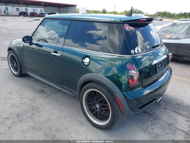 2005 MINI COOPER S WMWRE33465TD95560 Photo 2