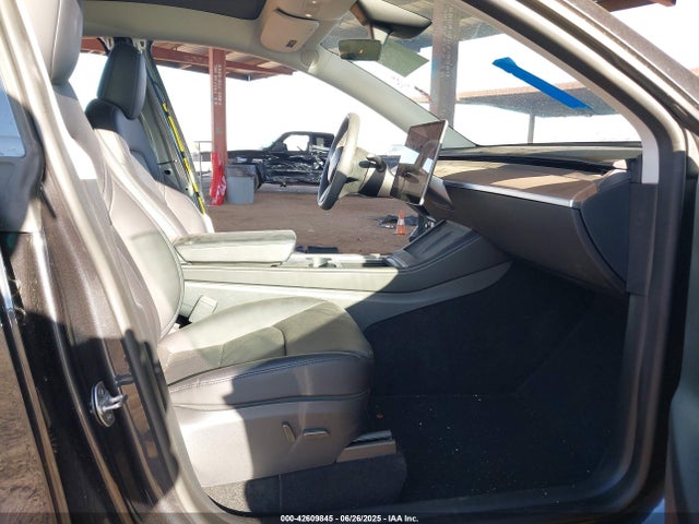 2024 TESLA MODEL Y 7SAYGDED0RF185220 Photo 4