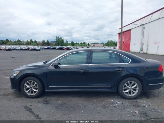 1VWAS7A31GC029884 Volkswagen 2016