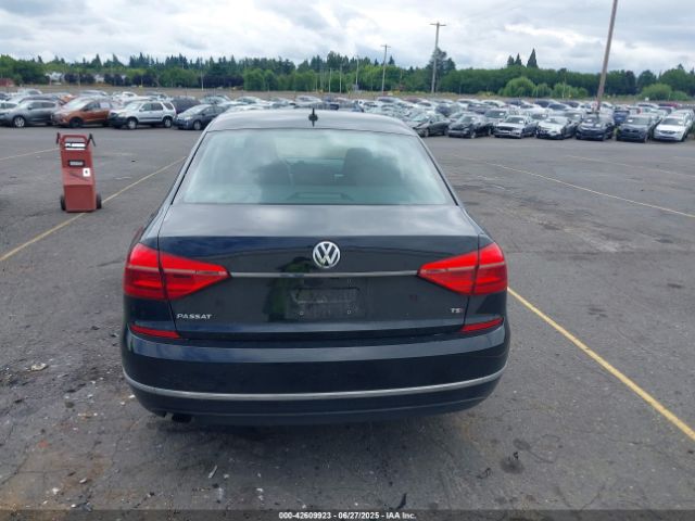 1VWAS7A31GC029884 Volkswagen 2016