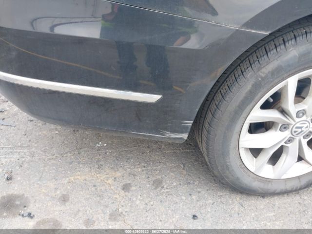1VWAS7A31GC029884 Volkswagen 2016