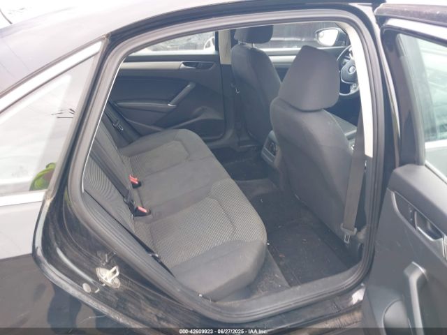 1VWAS7A31GC029884 Volkswagen 2016
