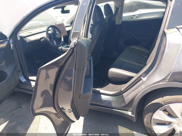7SAYGDEE7PA106824 Tesla 2023