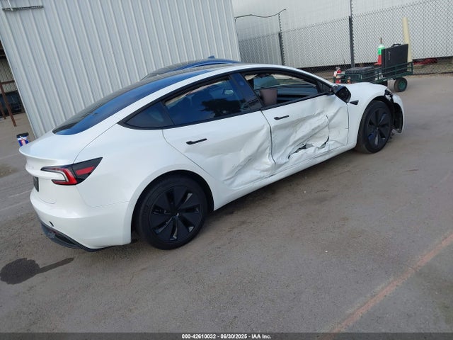 Tesla 2025 2025 5YJ3E1EA2SF920965 Image 4