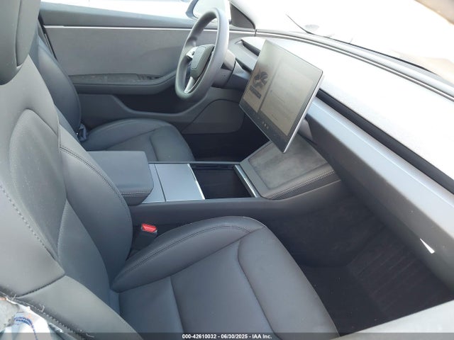 Tesla 2025 2025 5YJ3E1EA2SF920965 Image 5