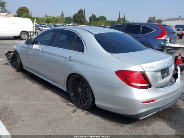 2018 MERCEDES-BENZ E 300 WDDZF4JB4JA427194 Photo 2