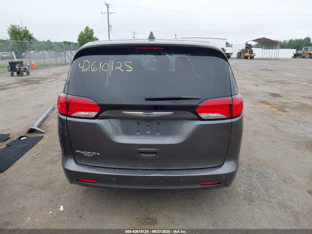 42610125 :رقم المزاد ، 2C4RC1AG1JR258020 vin ، 2018 Chrysler Pacifica L مزاد بيع