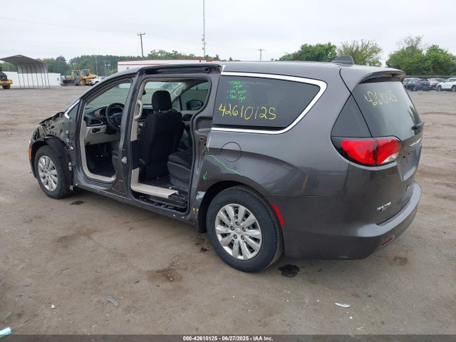 42610125 :رقم المزاد ، 2C4RC1AG1JR258020 vin ، 2018 Chrysler Pacifica L مزاد بيع