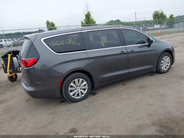 42610125 :رقم المزاد ، 2C4RC1AG1JR258020 vin ، 2018 Chrysler Pacifica L مزاد بيع