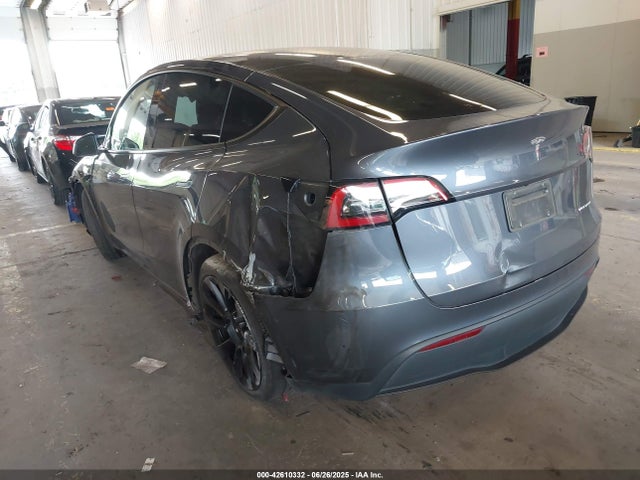 2023 TESLA MODEL Y 7SAYGDEE6PA116650 Photo 2