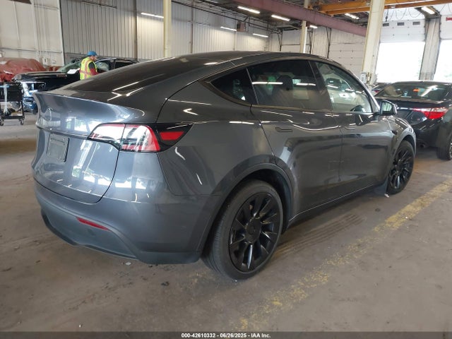 2023 TESLA MODEL Y 7SAYGDEE6PA116650 Photo 3