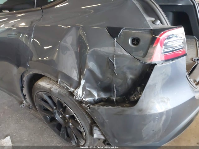 2023 TESLA MODEL Y 7SAYGDEE6PA116650 Photo 5