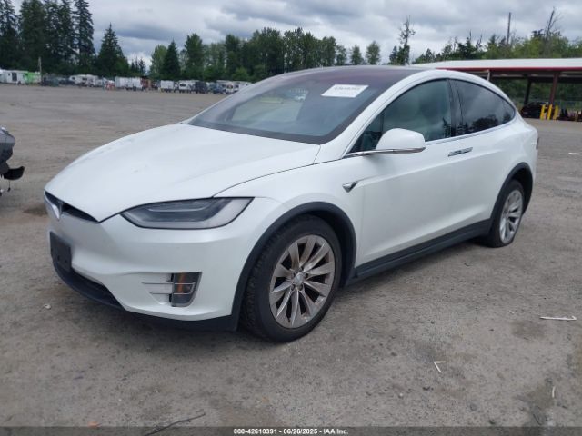 2019 TESLA MODEL X 5YJXCBE2XKF196321 Photo 1