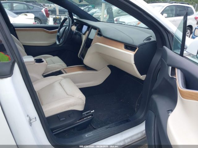 2019 TESLA MODEL X 5YJXCBE2XKF196321 Photo 4
