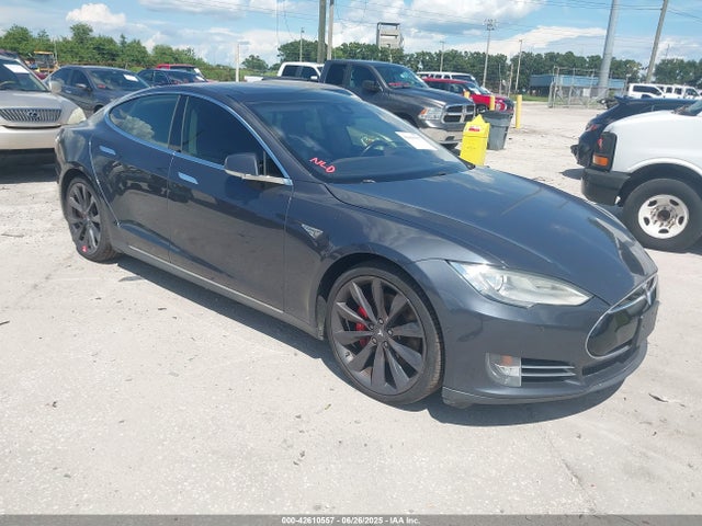2015 TESLA MODEL S 5YJSA1H28FFP79921 Photo 0