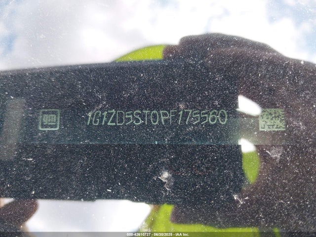 1G1ZD5ST0PF175560 Chevrolet lfv