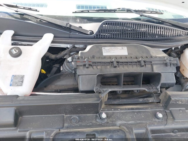 1GAWGEF77R1283438 Chevrolet l8t