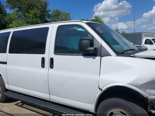 1GAWGEF77R1283438 Chevrolet l8t