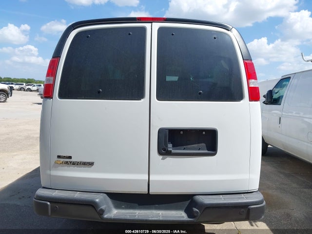 1GAWGEF77R1283438 Chevrolet l8t