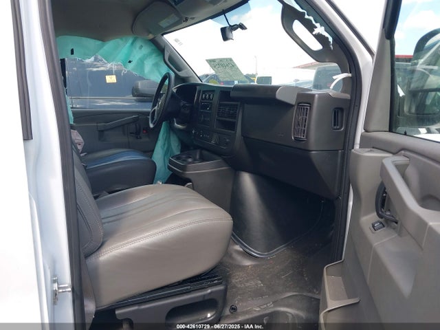 1GAWGEF77R1283438 Chevrolet l8t